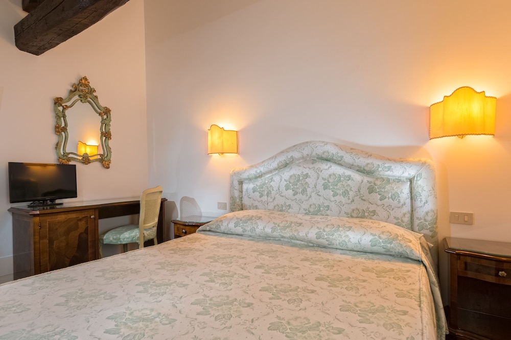 Classic Double or Twin Room