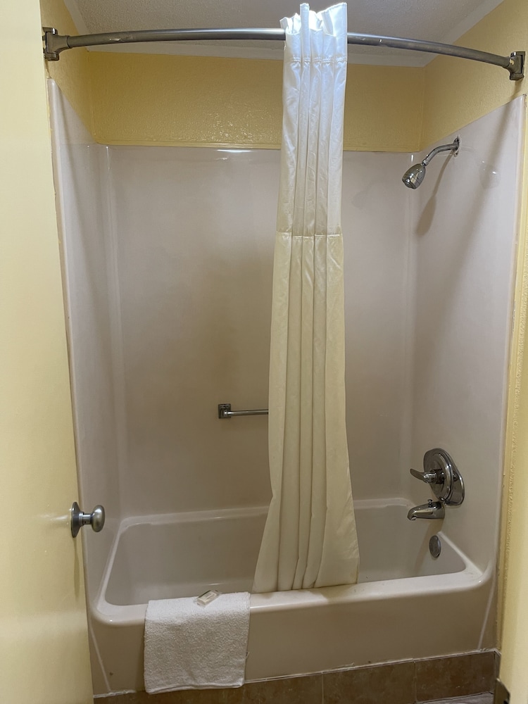 Room, 2 Queen Beds, Accessible, Non Smoking (Mobility/Hearing Impaired) photo 1