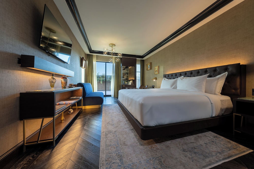 Superior Room, 1 King Bed, Terrace