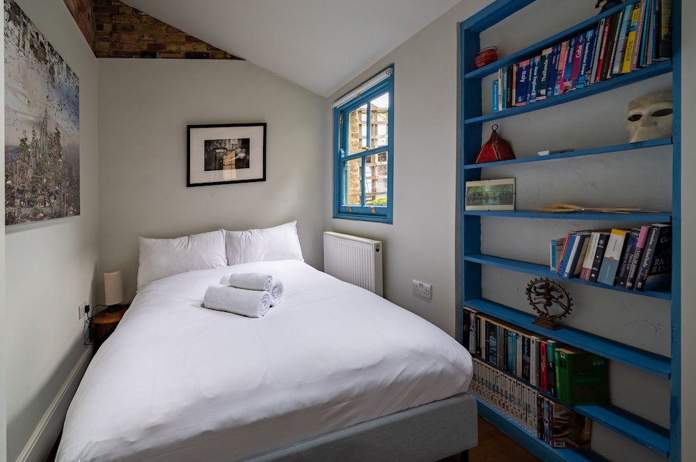 House (2 Bedrooms)