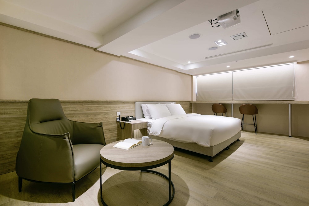 Superior Suite - Photo 4