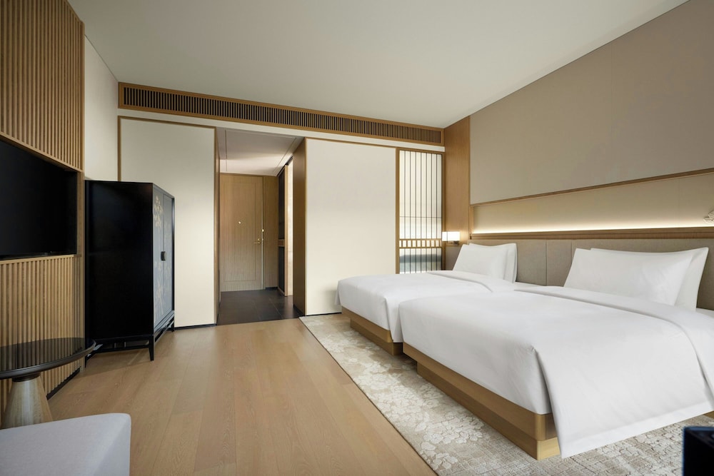Room, 2 Double Beds photo 2