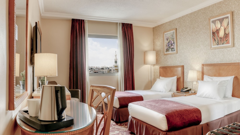 Family Connecting Rooms - Double & Twin beds photo 3