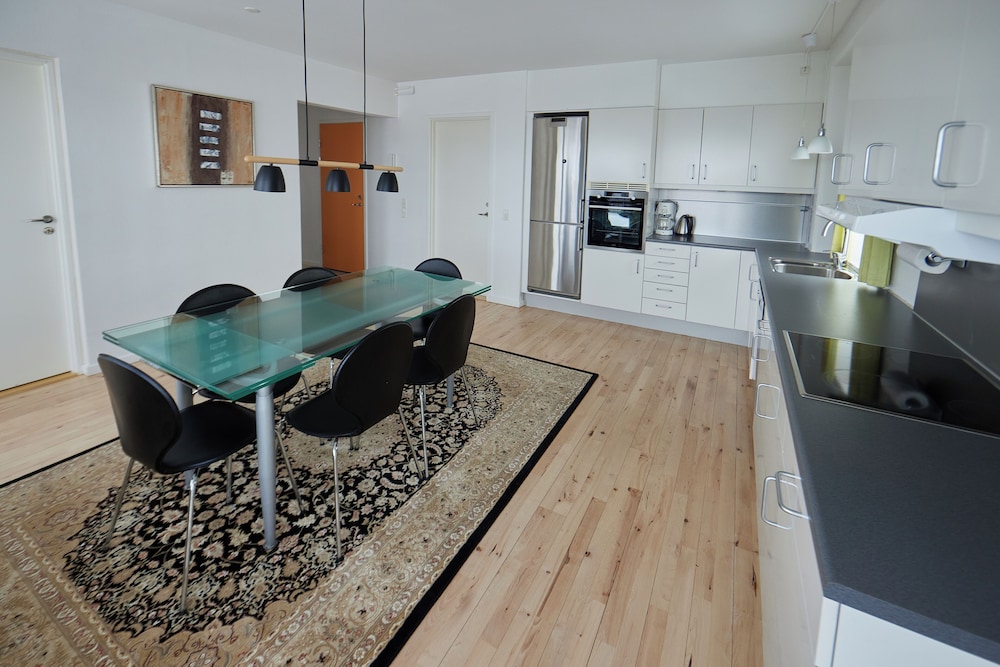 Apartment, 2 Bedrooms, Balcony, Ocean View photo 2