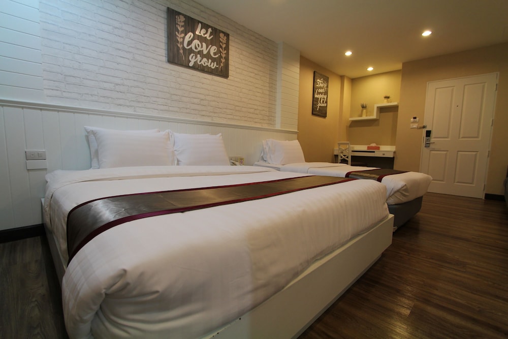 Family Triple Room, 1 Double and 1 Single photo 2