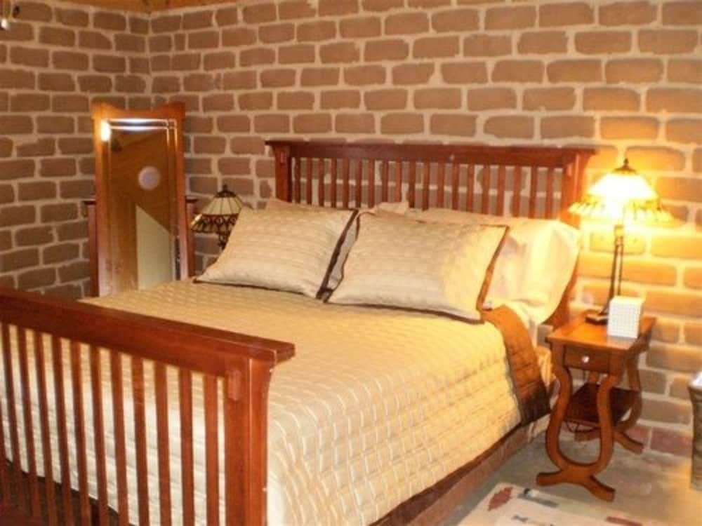 Room (Cliffrose Suite) photo 1