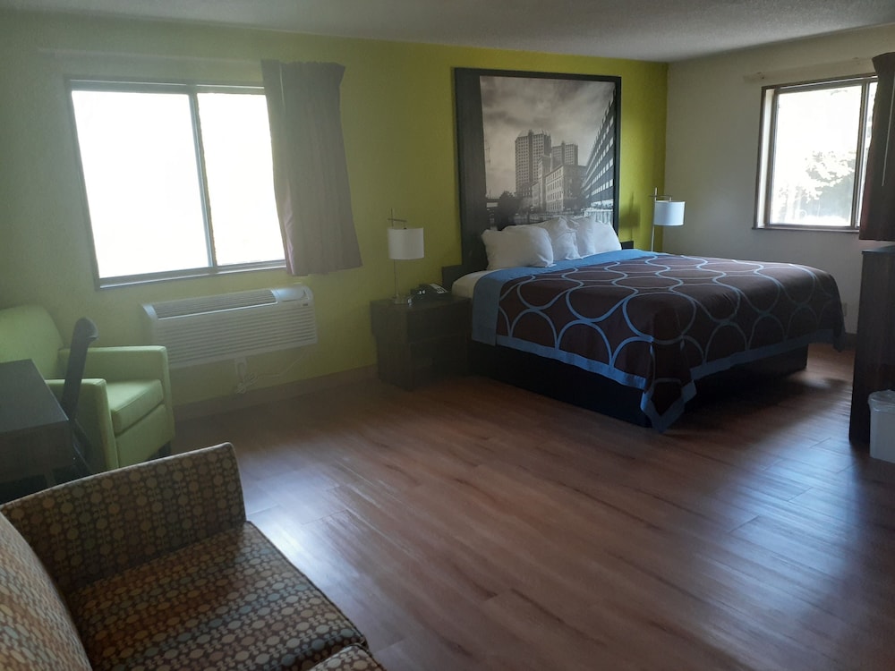 Studio Suite, 1 King Bed, Non Smoking - Photo 1
