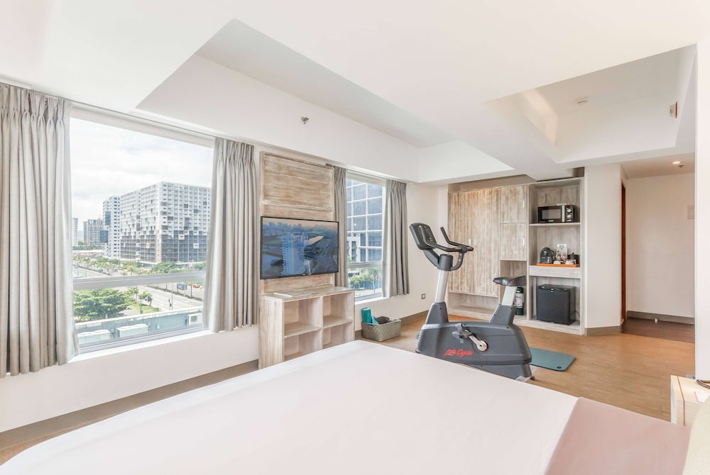 Room, 1 Queen Bed, Non Smoking (Fitness Room)