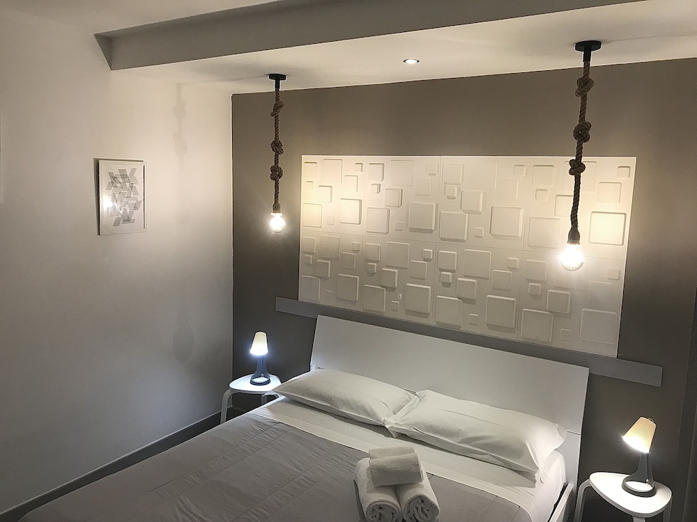 Superior Room, 1 Queen Bed, Balcony, City View - Photo 7
