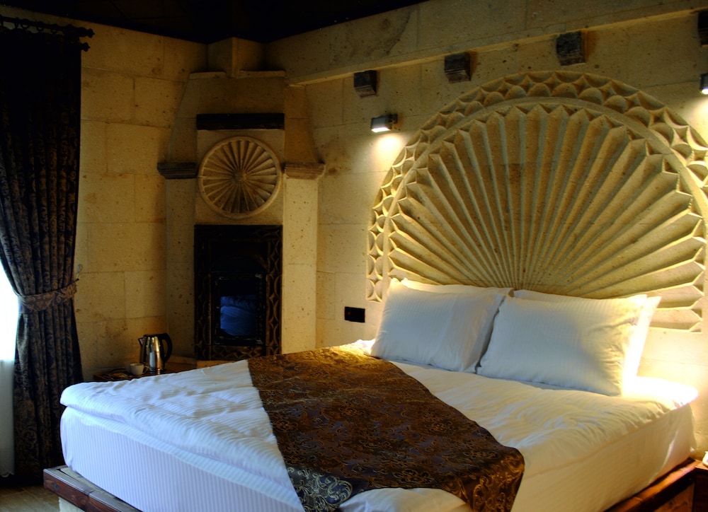 Deluxe Suite, 1 King Bed photo 1
