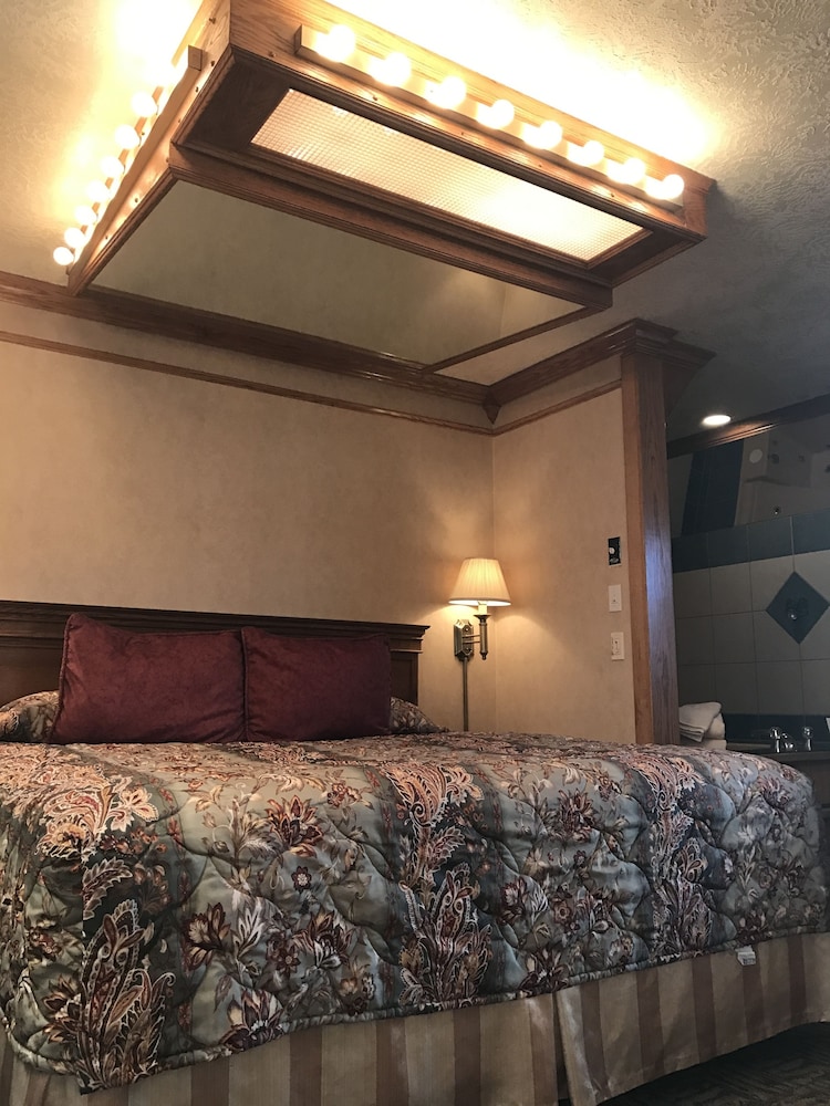 Suite, Jetted Tub photo 2