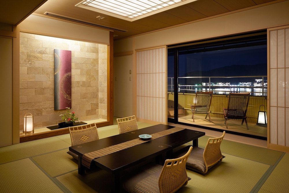 Japanese Western Style Deluxe Room with Open Air Bath, Lake View