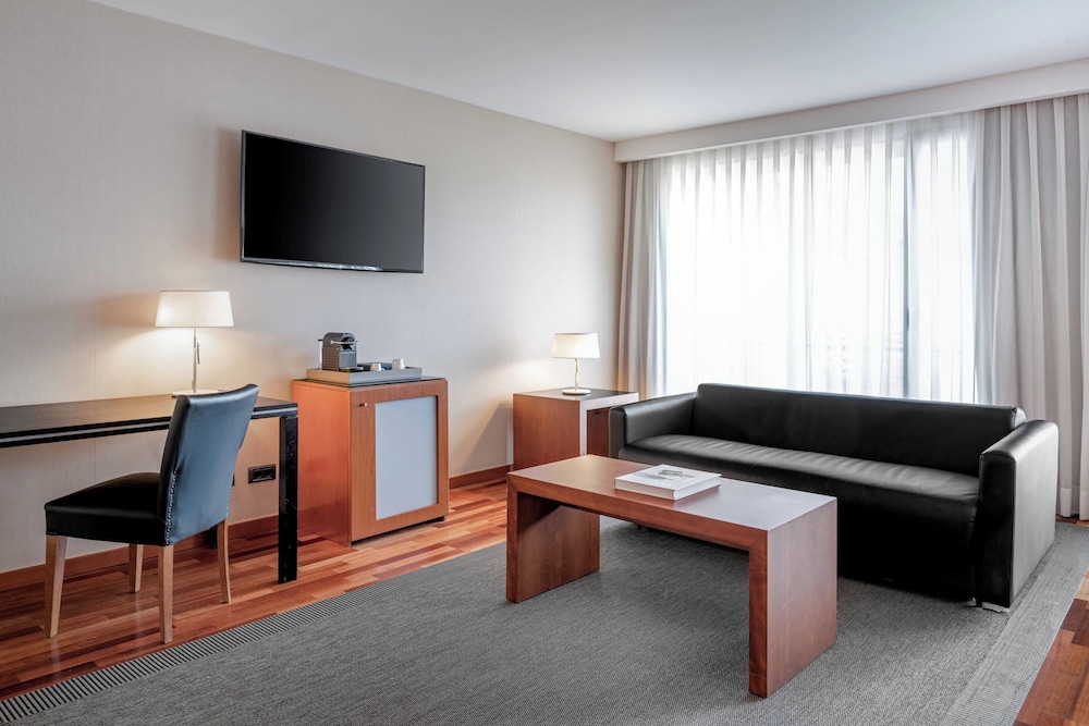 King Suite with Sofa Bed