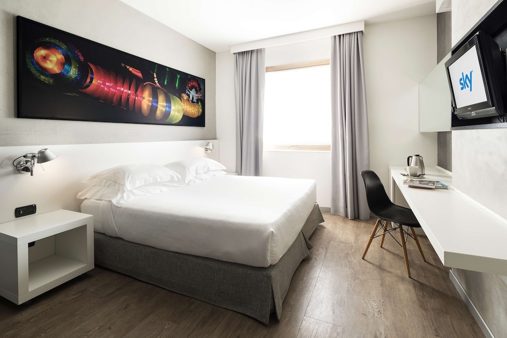 Comfort Room, 1 King Bed, Non Smoking - Photo 13