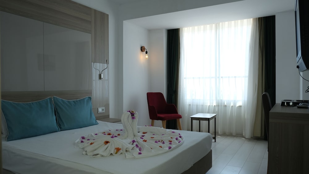 Standard Double Room, Garden View