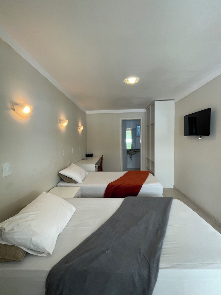 Economy Twin Room, 2 Twin Beds photo 3