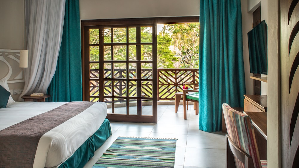 Deluxe Room, Oceanfront - Photo 1