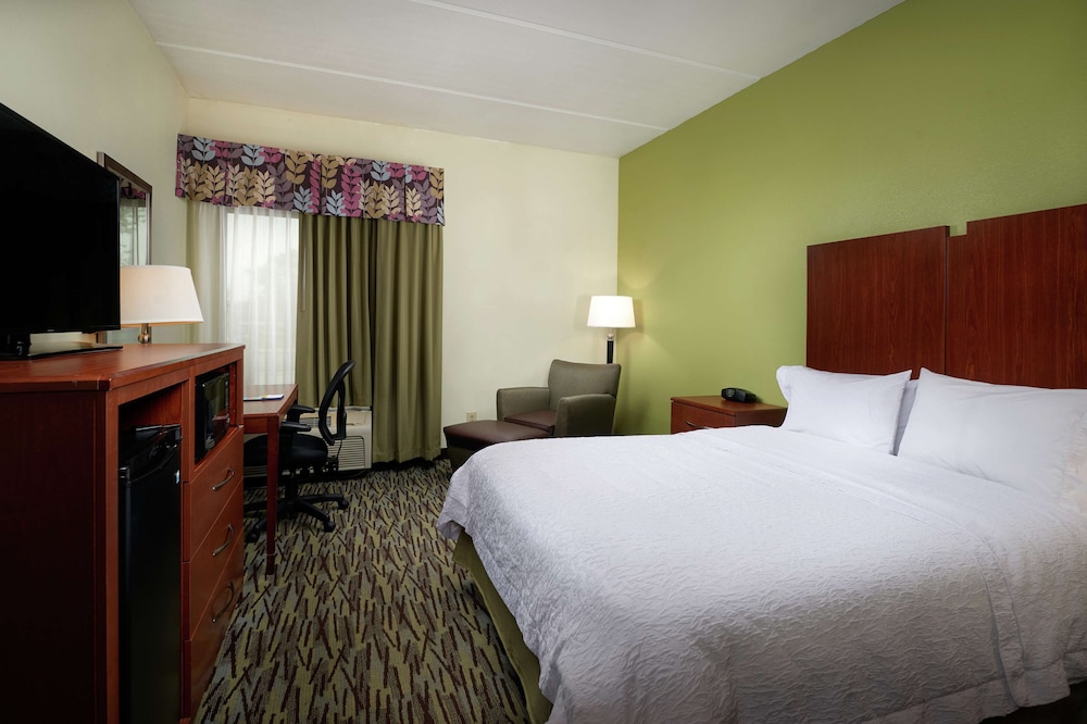 Standard 1 Queen Bed Accessible photo 1