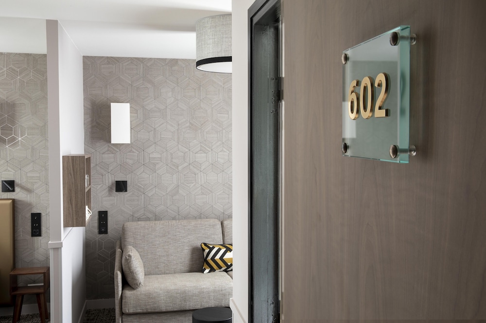 Luxury Suite