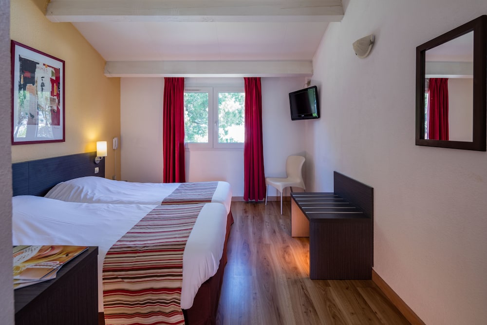 Standard Double or Twin Room - Photo 1