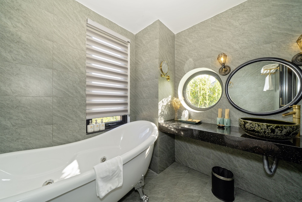 Deluxe Triple Room - Photo 7