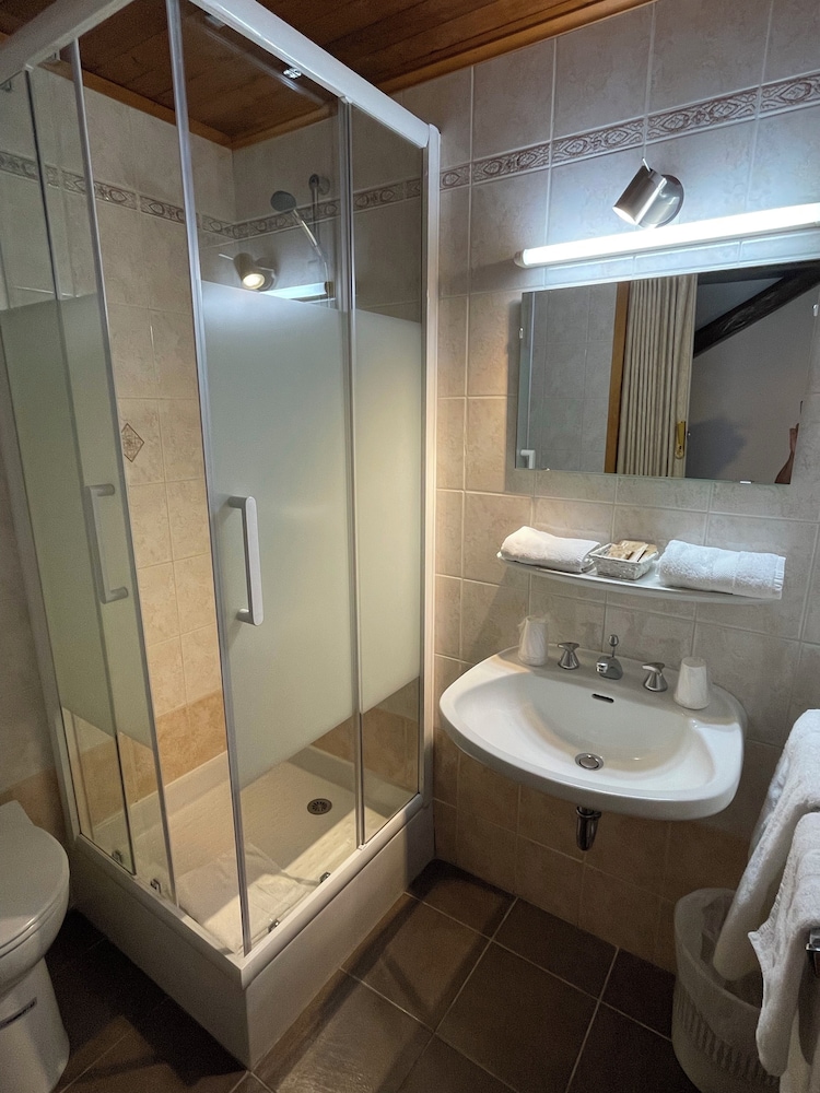 Standard Triple Room photo 3