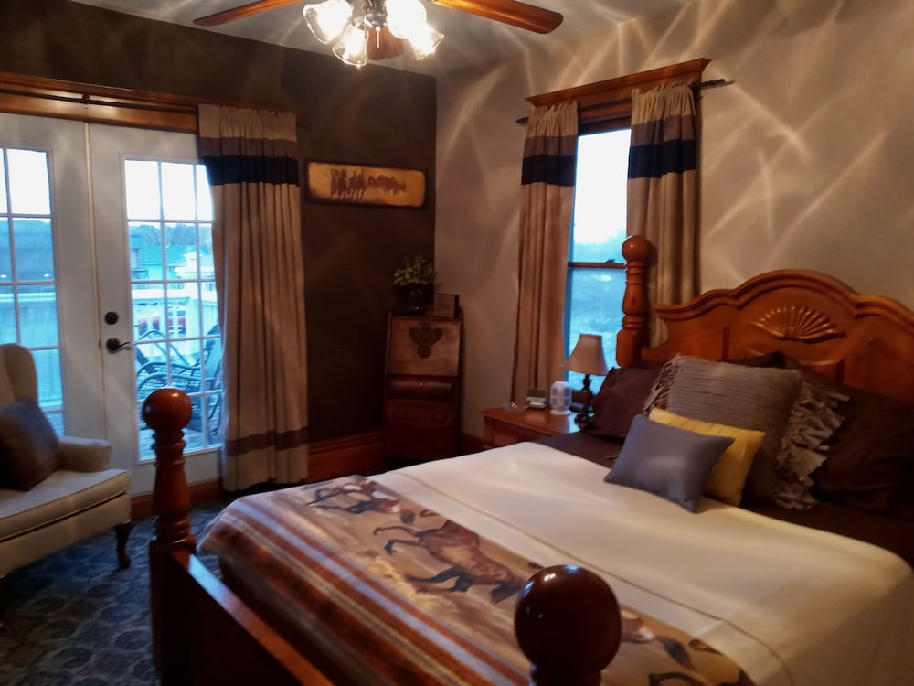 Room, 1 Queen Bed, Jetted Tub