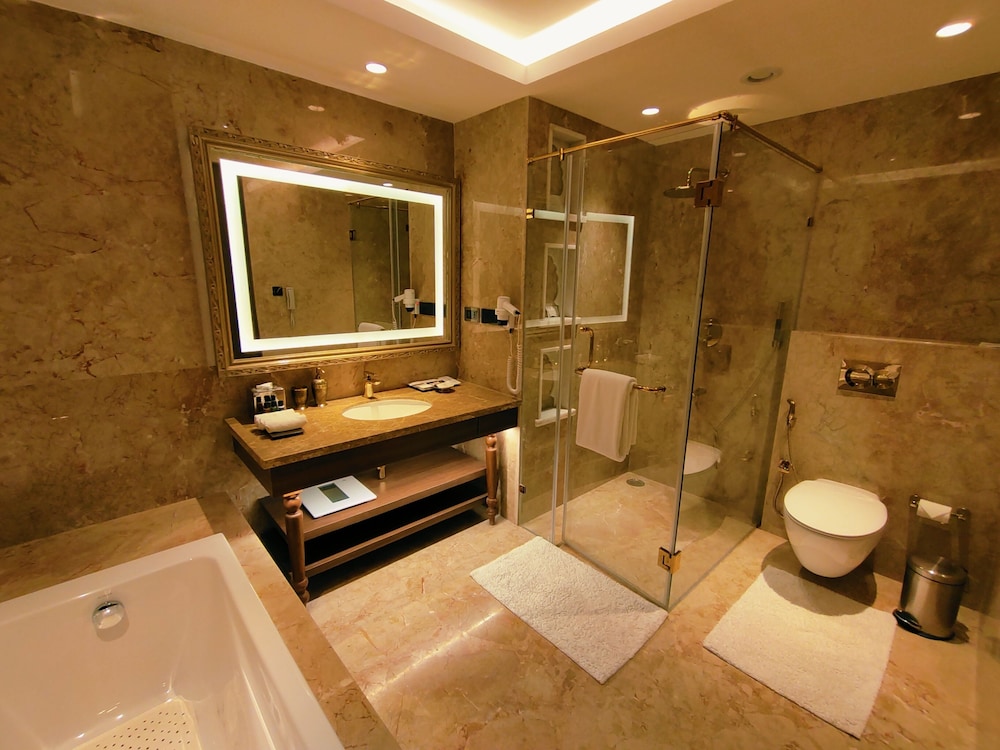 Premium Palace Suite First Floor Pool Facing - Photo 3