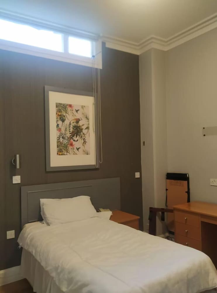 Standard Single Room, Ensuite photo 2
