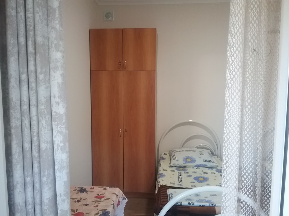 Economy Twin Room, Shared Bathroom photo 2