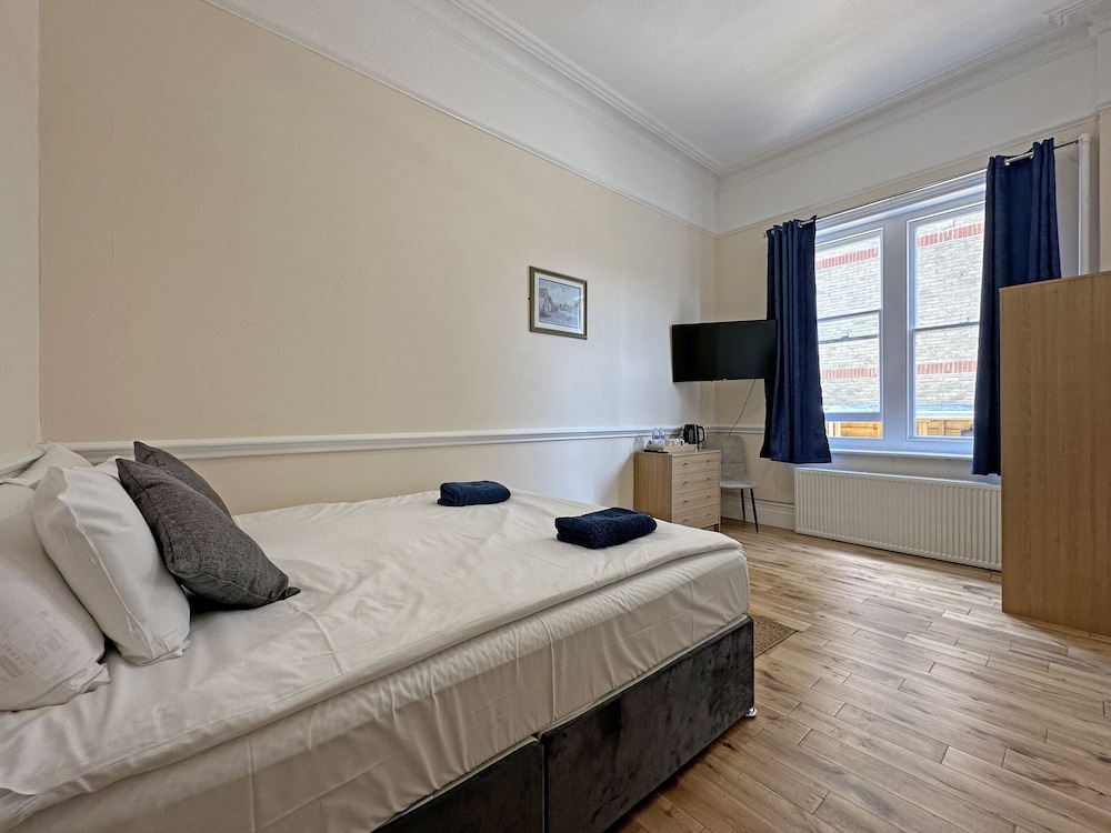 Superior Double Room, Ensuite, City View (Executive Double) photo 3
