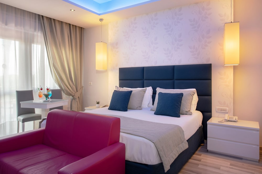 Superior Double Room, Balcony, Partial Sea View (Adults Only) photo 3