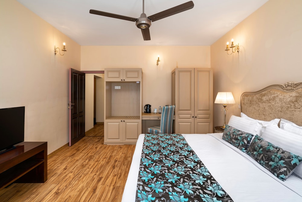 Superior Room, 1 King Bed, Garden View photo 3