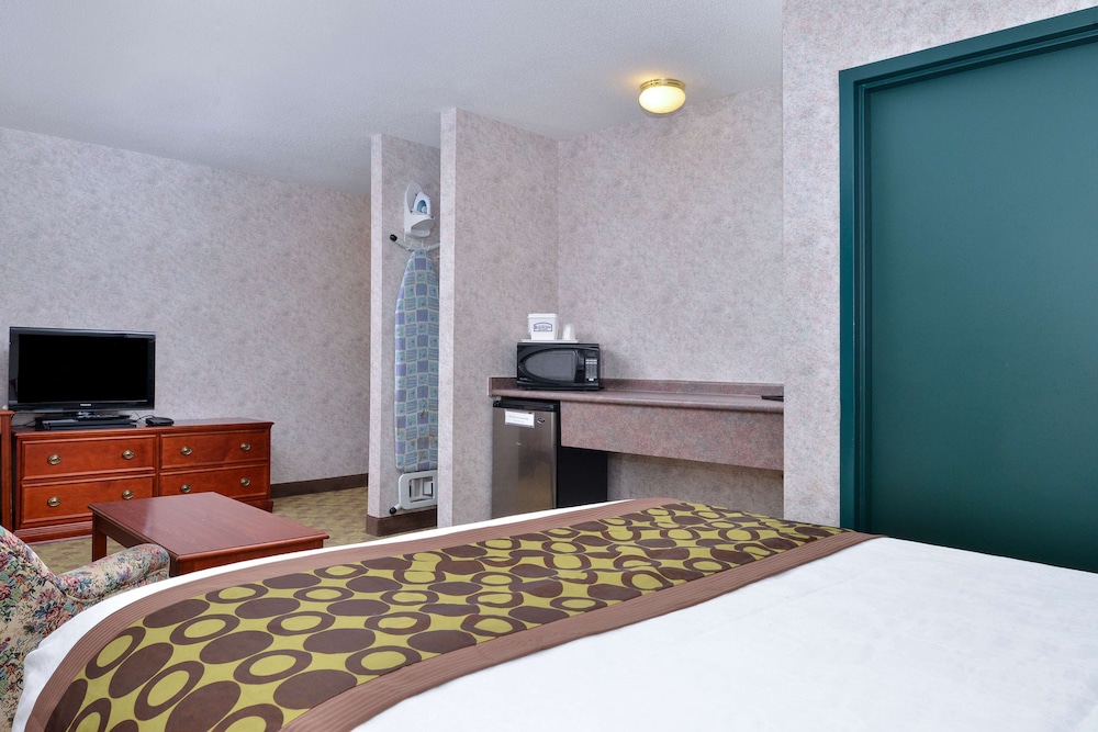 Suite, 1 Queen Bed, Non Smoking - Photo 3