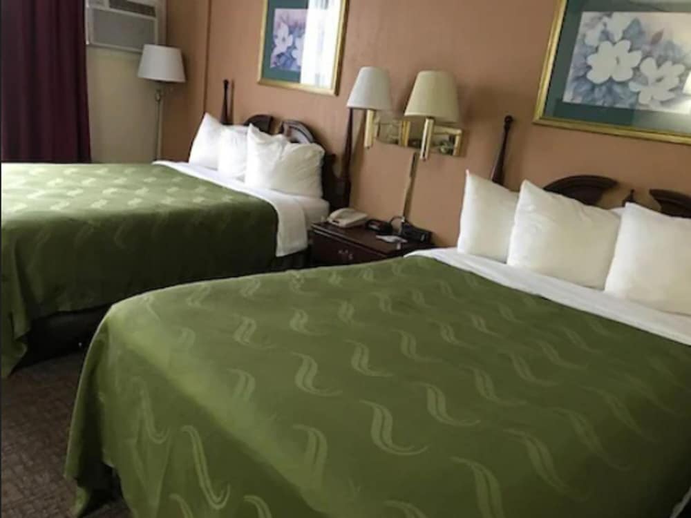 Standard Room, 2 Queen Beds, Non Smoking photo 2