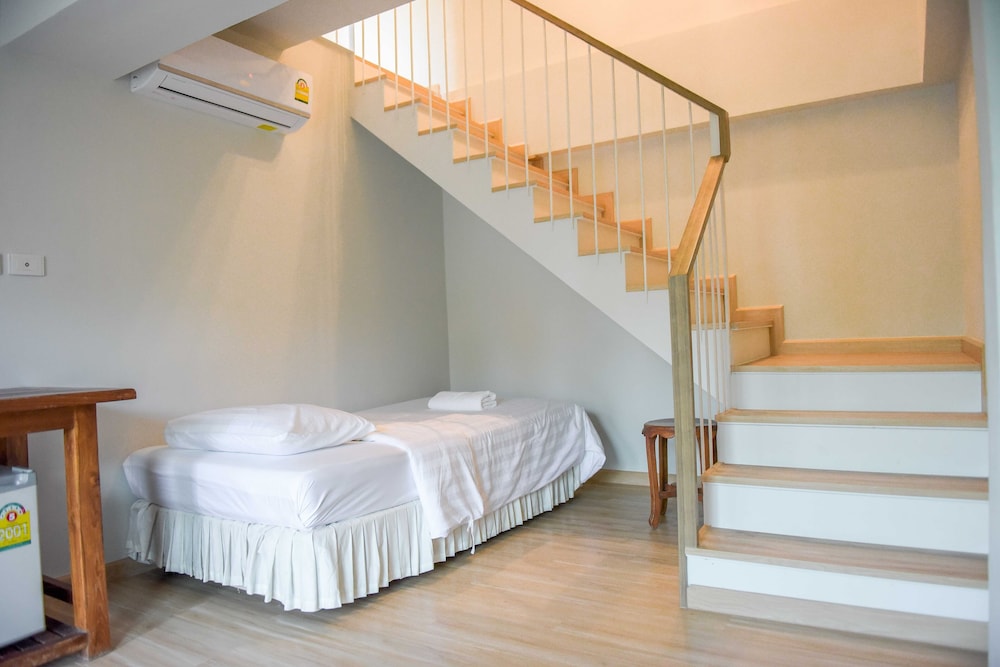 Duplex Suite Poolside - Photo 10