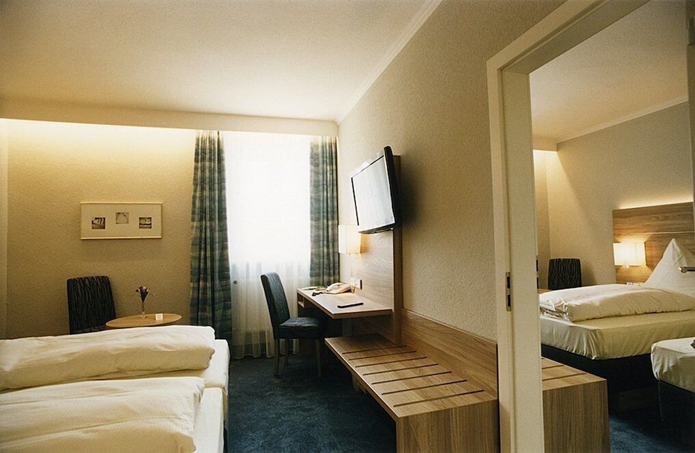 Family Double Room, 2 Bedrooms, Connecting Rooms photo 2