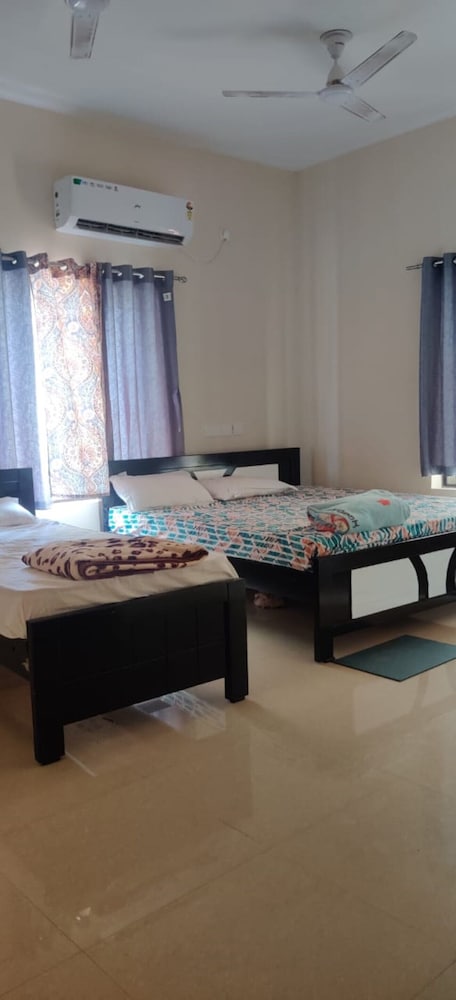 Deluxe Double Room, Multiple Bedrooms, City View photo 3