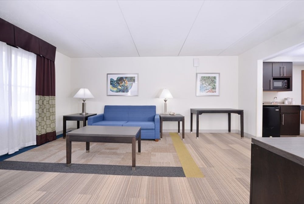 Suite, 1 King Bed with Sofa bed (Extra Floor Space) - Photo 4