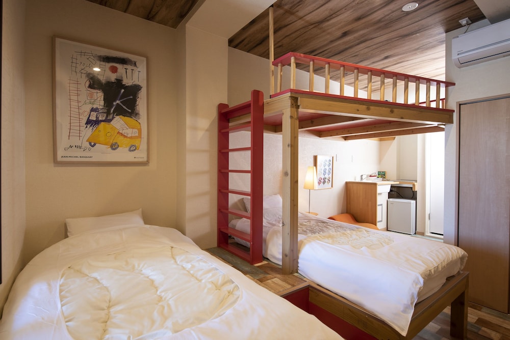 Apartment (Room 2)