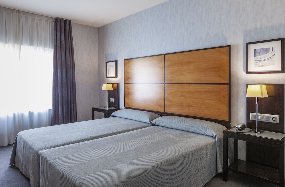 Twin Room - Photo 1