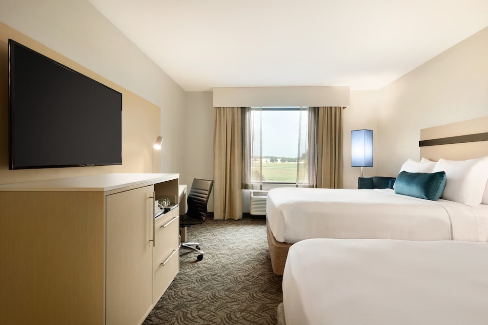 Standard Room, 2 Queen Beds - Photo 1