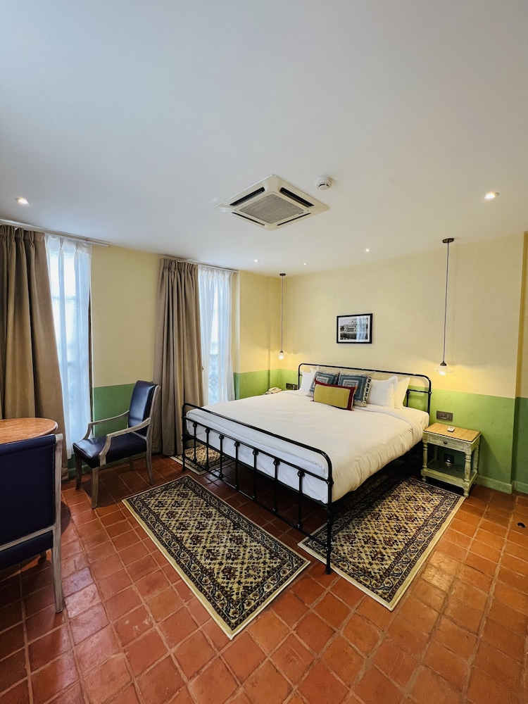 Classic Suite - Photo 1