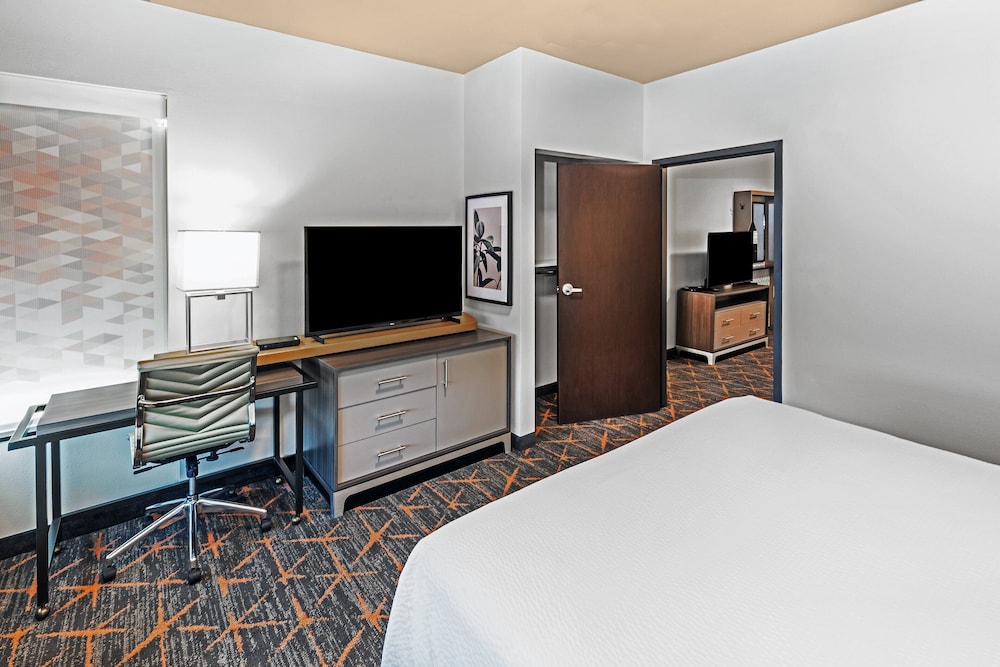 Premium Suite, 1 Bedroom - Photo 2