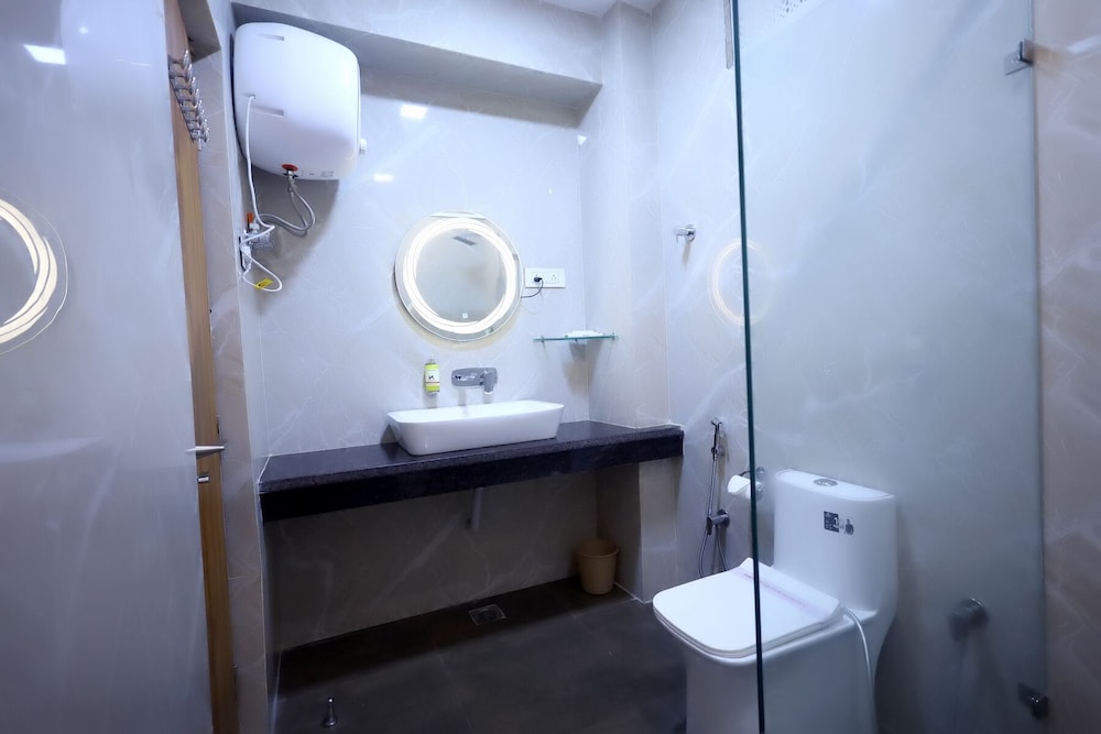 Deluxe Double Room Single Use photo 3