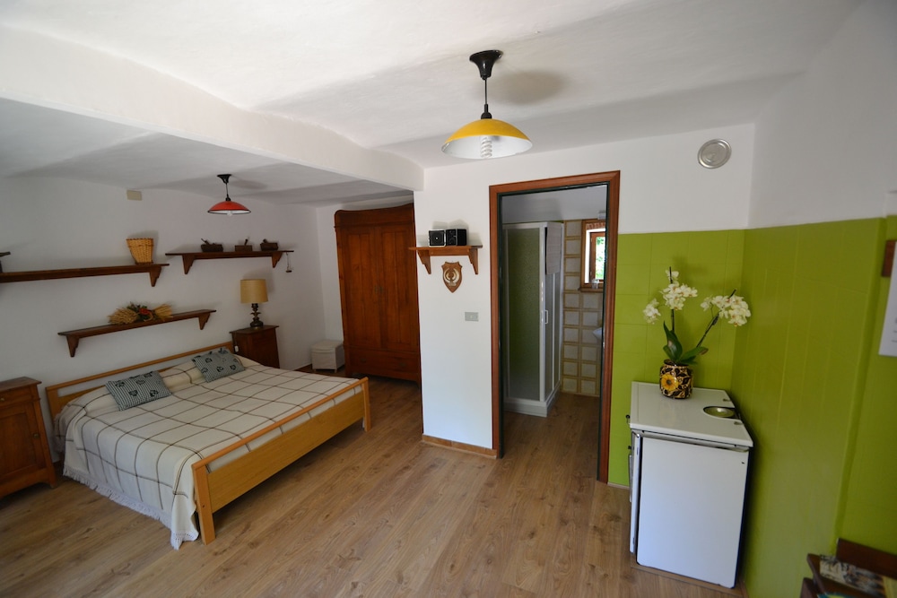 Classic Double Or Twin Room, Garden View, Ground Floor photo 3