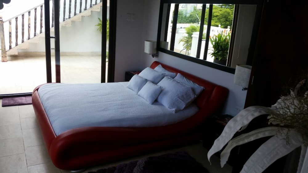 Luxury Room, 1 Queen Bed photo 1