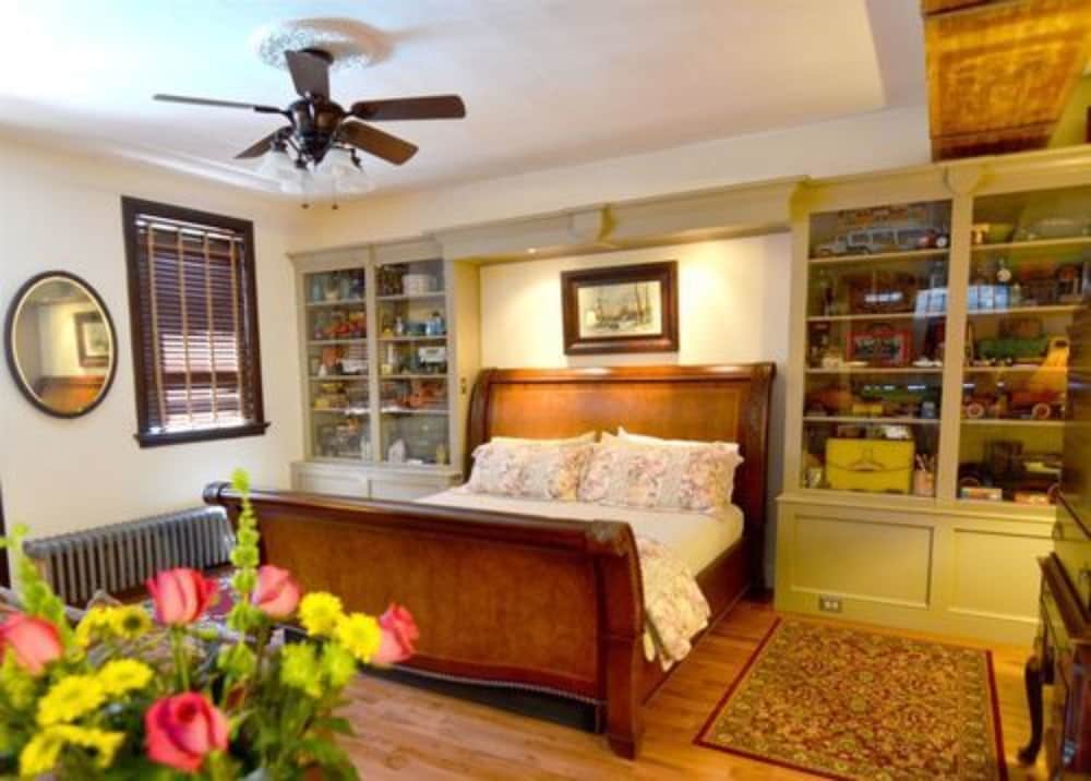 Room (Henry) photo 1