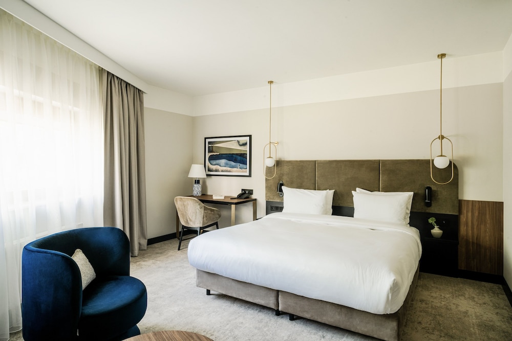Standard Room, 1 Queen Bed - Photo 4