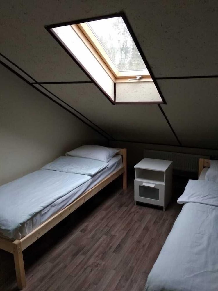 Basic Twin Room, Shared Bathroom